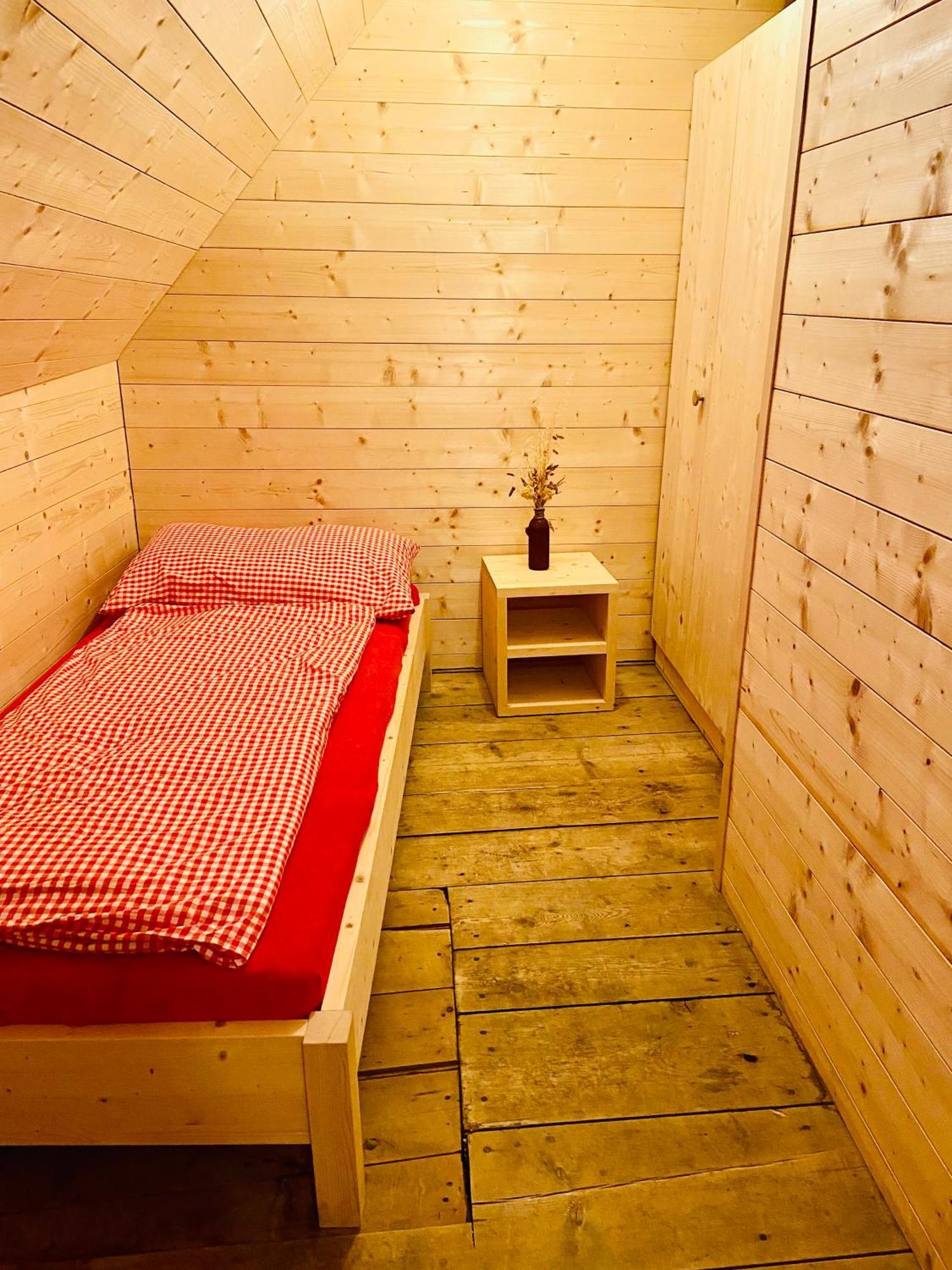 Bed and Breakfast Alp Es-Cha Dadour Madulain Exterior foto